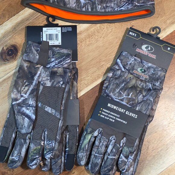 NWT_Men's Mossy Oaks Medium (2) Gloves & Beanie - Picture 1 of 4